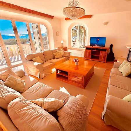 Luxury Seaside Villa With A Classic Mediterranean Olive Garden, A Fully Equipped Professional Kitchen, Pool, Sauna, Padle Boards And Canoe - Miolin Beach House Trogir Kültér fotó