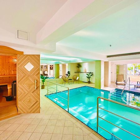 Luxury Seaside Villa With A Classic Mediterranean Olive Garden, A Fully Equipped Professional Kitchen, Pool, Sauna, Padle Boards And Canoe - Miolin Beach House Trogir Kültér fotó