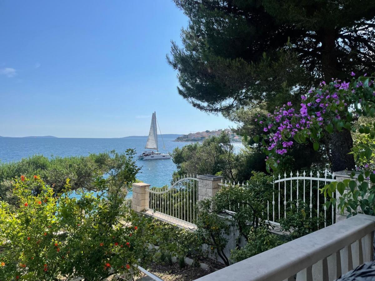 Luxury Seaside Villa With A Classic Mediterranean Olive Garden, A Fully Equipped Professional Kitchen, Pool, Sauna, Padle Boards And Canoe - Miolin Beach House Trogir Kültér fotó