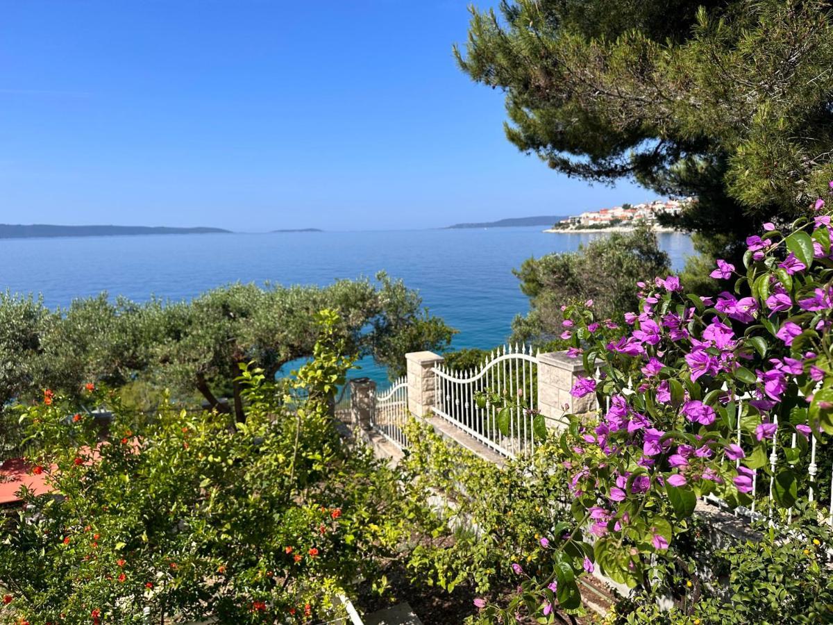 Luxury Seaside Villa With A Classic Mediterranean Olive Garden, A Fully Equipped Professional Kitchen, Pool, Sauna, Padle Boards And Canoe - Miolin Beach House Trogir Kültér fotó