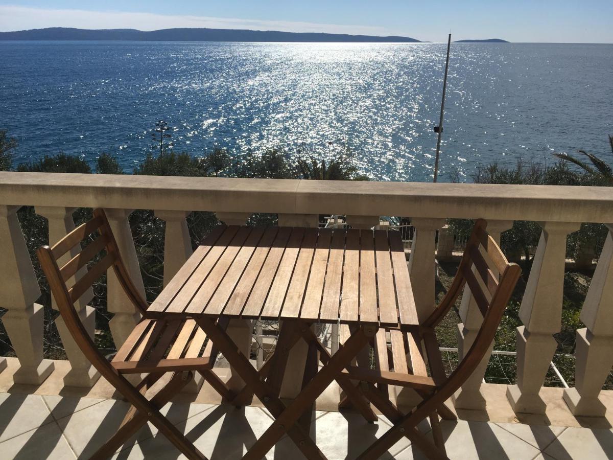 Luxury Seaside Villa With A Classic Mediterranean Olive Garden, A Fully Equipped Professional Kitchen, Pool, Sauna, Padle Boards And Canoe - Miolin Beach House Trogir Kültér fotó