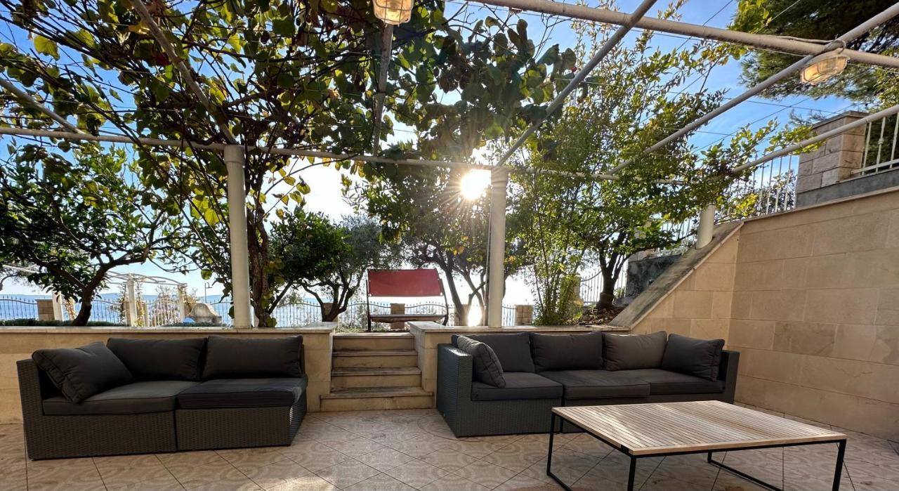 Luxury Seaside Villa With A Classic Mediterranean Olive Garden, A Fully Equipped Professional Kitchen, Pool, Sauna, Padle Boards And Canoe - Miolin Beach House Trogir Kültér fotó