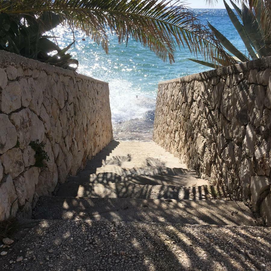 Luxury Seaside Villa With A Classic Mediterranean Olive Garden, A Fully Equipped Professional Kitchen, Pool, Sauna, Padle Boards And Canoe - Miolin Beach House Trogir Kültér fotó