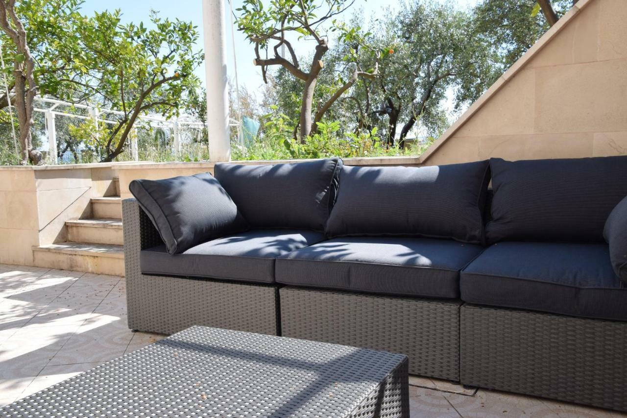 Luxury Seaside Villa With A Classic Mediterranean Olive Garden, A Fully Equipped Professional Kitchen, Pool, Sauna, Padle Boards And Canoe - Miolin Beach House Trogir Kültér fotó