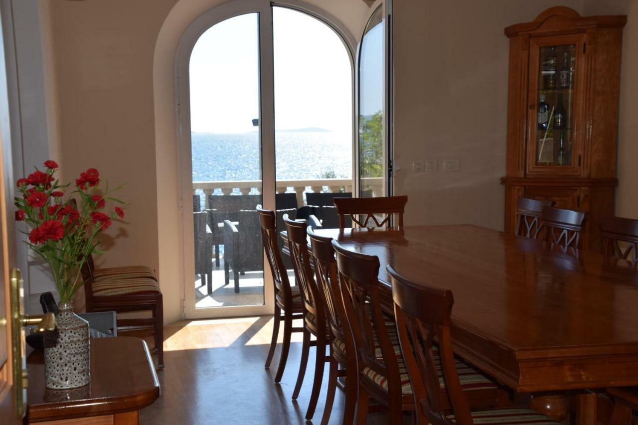Luxury Seaside Villa With A Classic Mediterranean Olive Garden, A Fully Equipped Professional Kitchen, Pool, Sauna, Padle Boards And Canoe - Miolin Beach House Trogir Kültér fotó