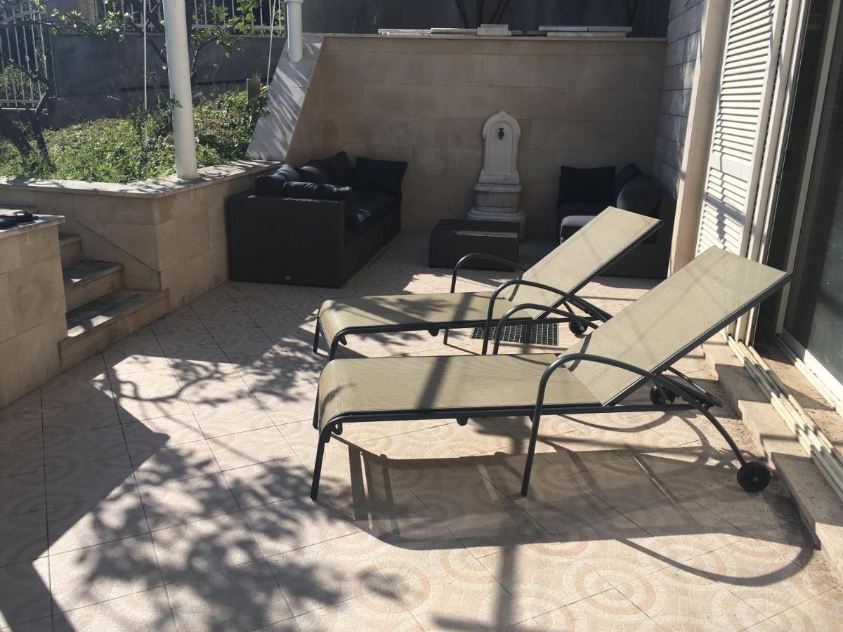 Luxury Seaside Villa With A Classic Mediterranean Olive Garden, A Fully Equipped Professional Kitchen, Pool, Sauna, Padle Boards And Canoe - Miolin Beach House Trogir Kültér fotó